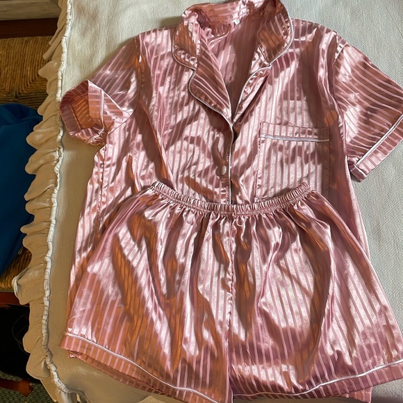 silk pj set worn once perfect condition - Picture 1 of 3